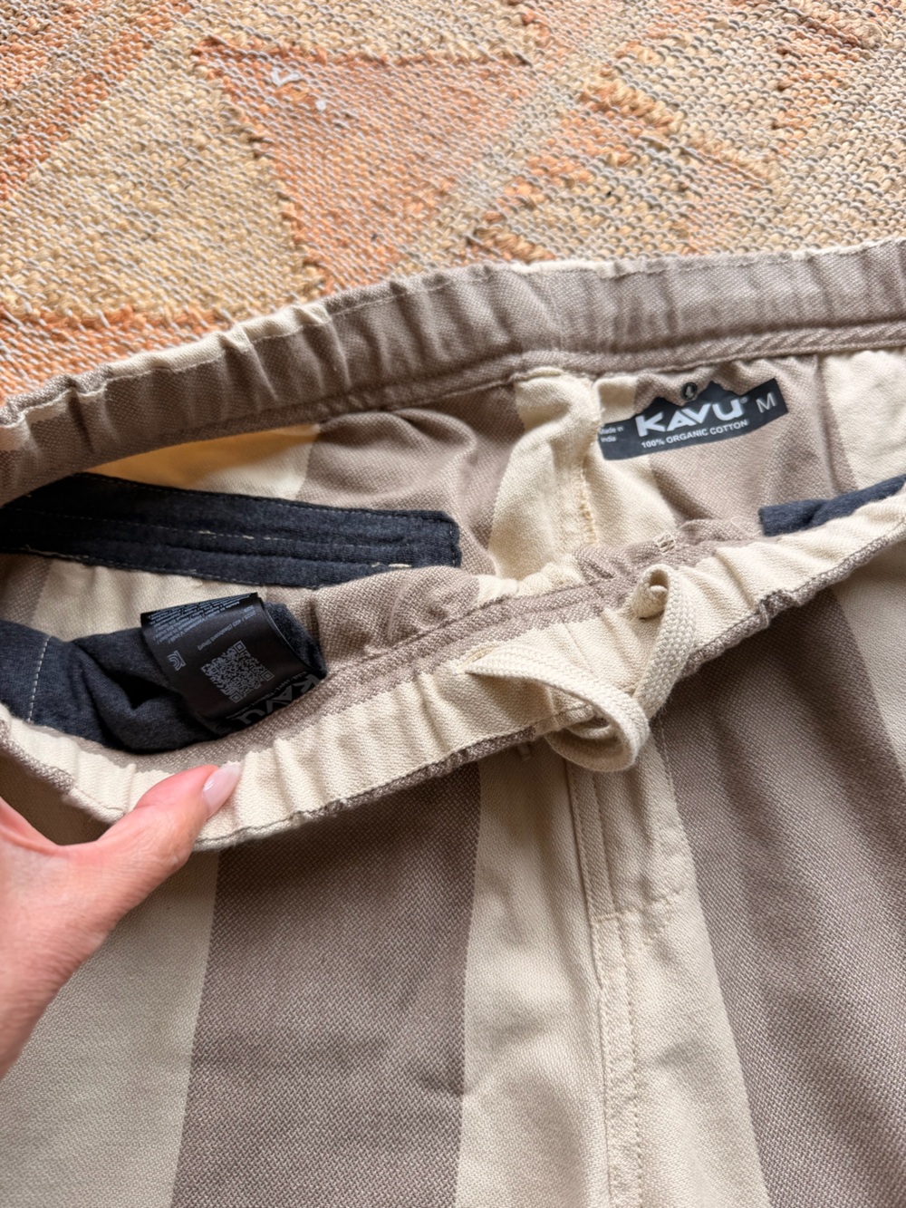 Kavu Seaboard Shorts in Tan Stripe Size Medium NWOT - Picture 4 of 6